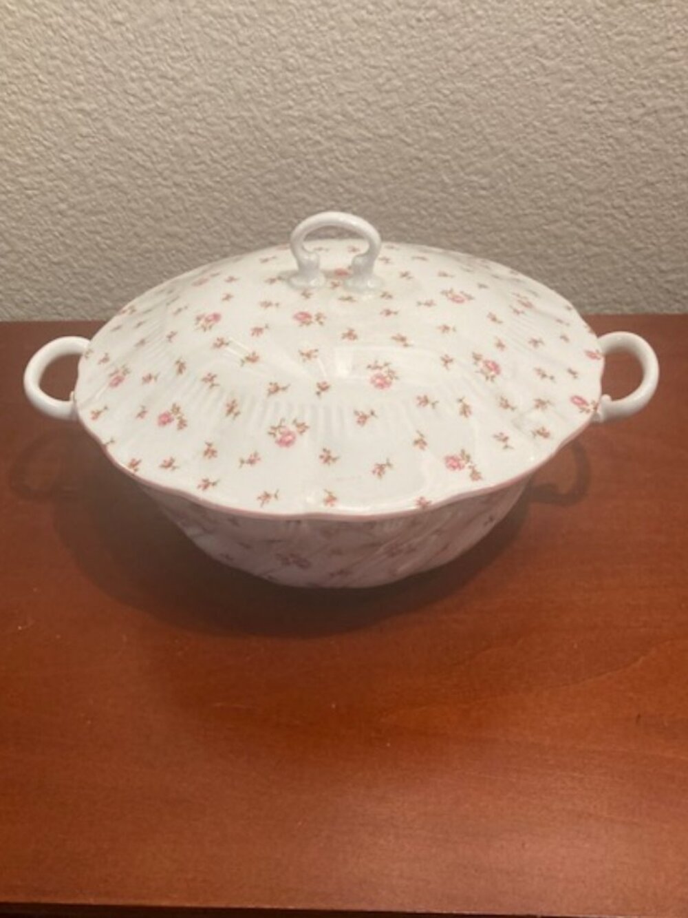🌸 Queen’s Fine Bone China “Fleur” Covered Dish – England 🌸